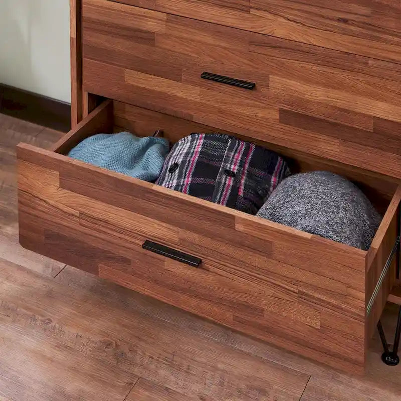 5-Drawer Chest in Walnut