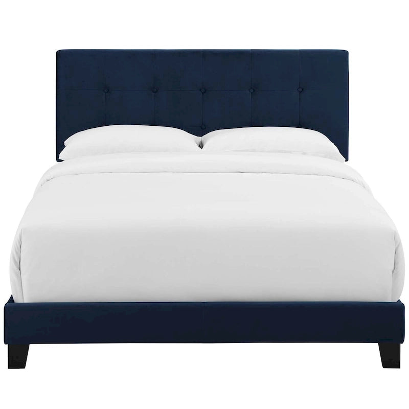 Čalouněná sametová postel Queen Size s prošívaným čelem